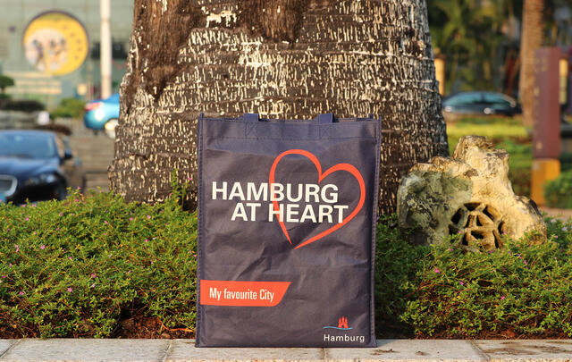 PP non-woven tas 30 x 38h x 7cm met uw eigen logo.